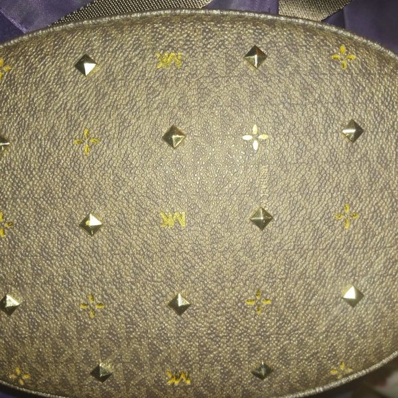 Michael Kors Brown Signature Monogram round fanny, waist, or shoulder bag - Picture 3 of 5